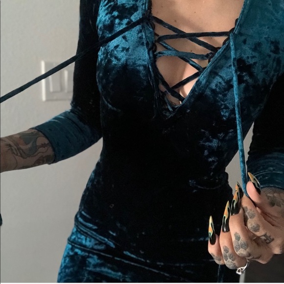 BM Teal Crushed Velvet Tied Up Long Sleeve Dress - Picture 7 of 16